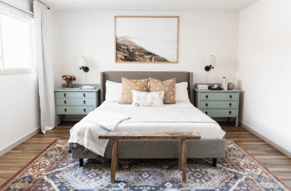 Penggunaan furnitur yang simpel dan fungsional