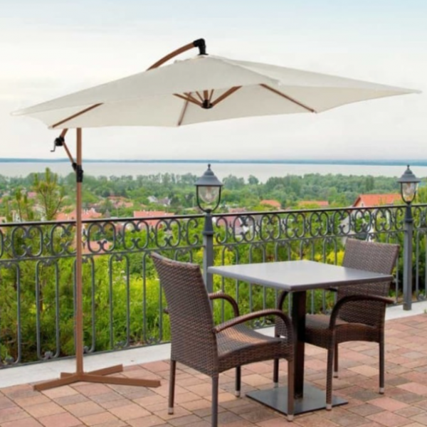 Teras dengan payung tenda