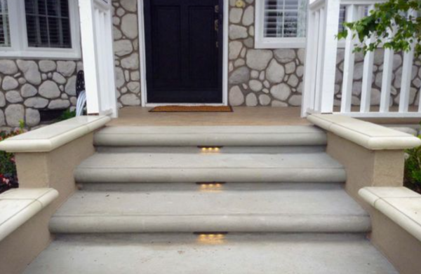 Teras dengan tangga beton