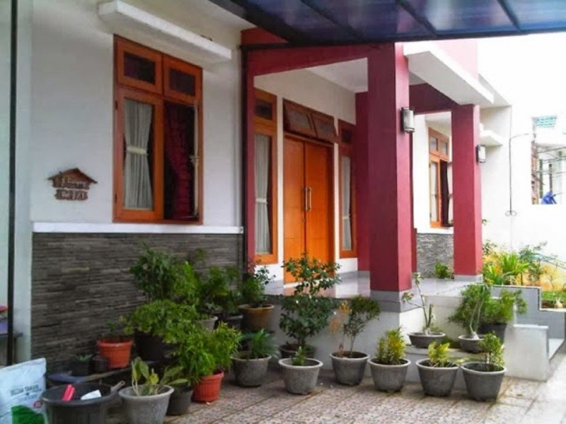 Konsep warna cat teras rumah perpaduan warna cerah