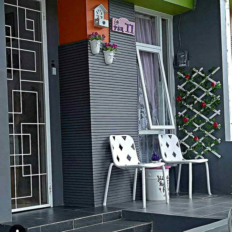 Warna cat teras rumah Warna hitam