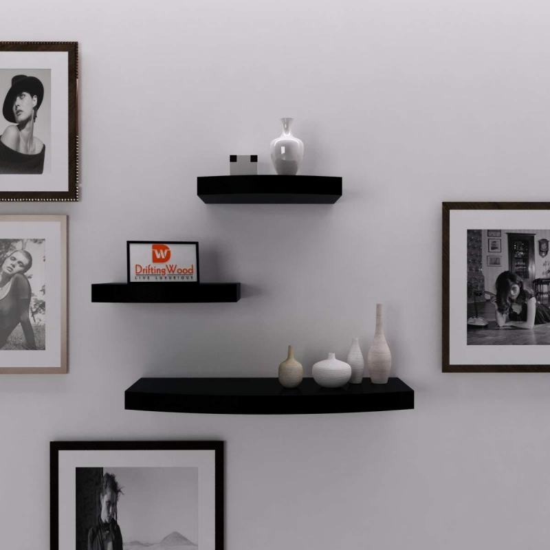 Rak Dinding Minimalis Ruang Tamu Sederhana dari Kayu