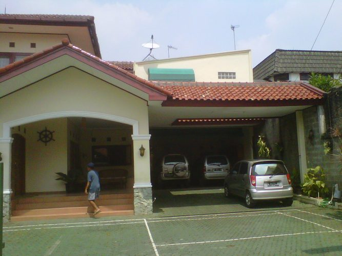 Model Half Point Garage terbuka bisa muat banyak