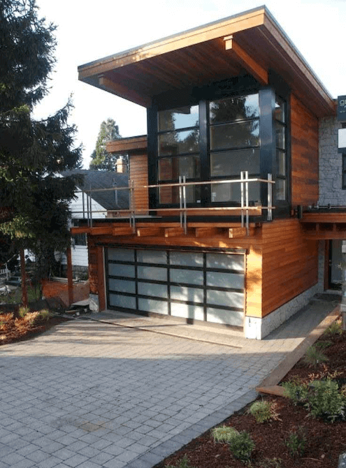 Garasi bawah model Woods House modern