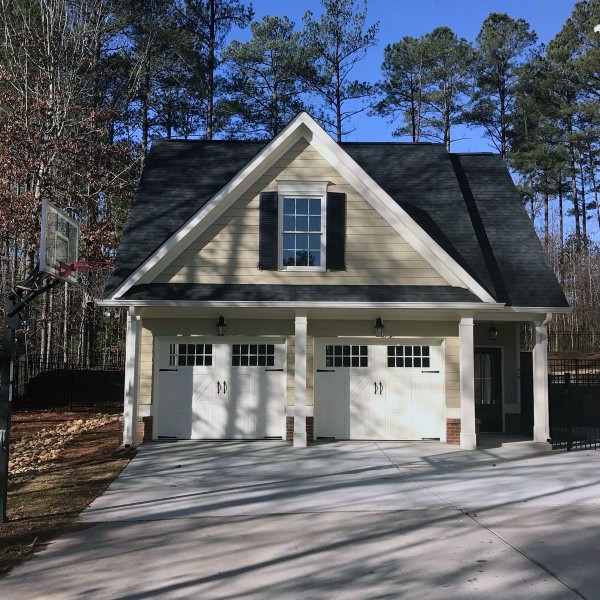 Garasi Dengan Double Gate like home