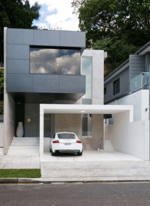 Garasi Samping Rumah Terbuka dengan Atap Kotak