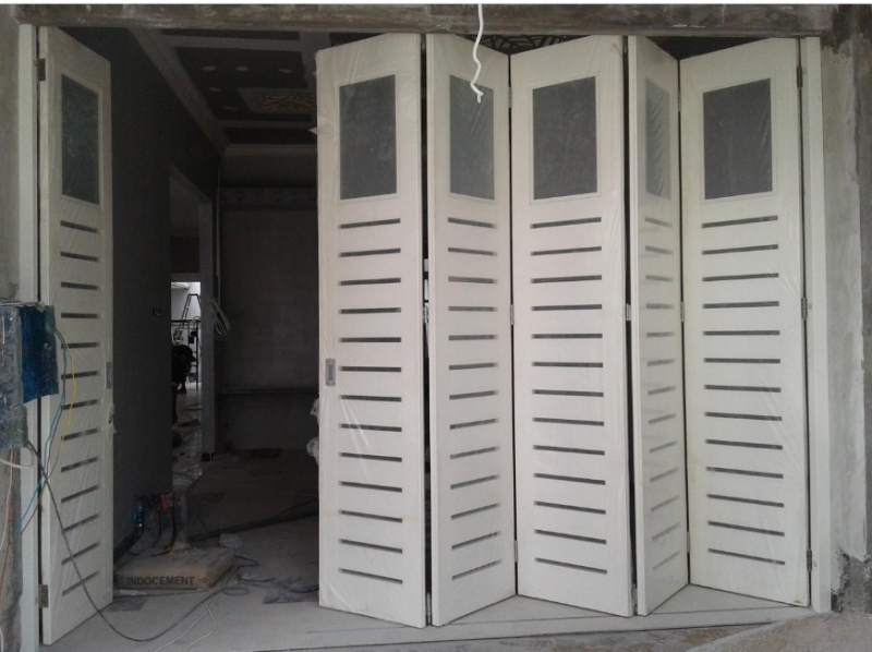 Model pintu garasi kayu geser