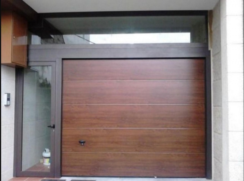 Model pintu garasi kayu jati terbaru