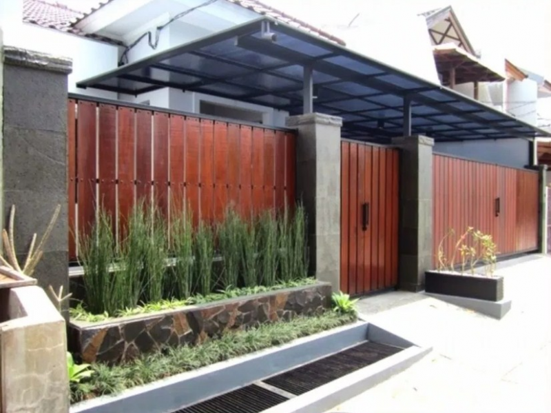 Contoh Garasi Mobil Tertutup Gaya Klasik