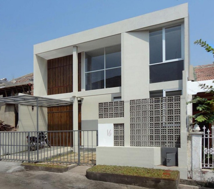 Gambar Garasi Mobil Tertutup Pintu Pagar