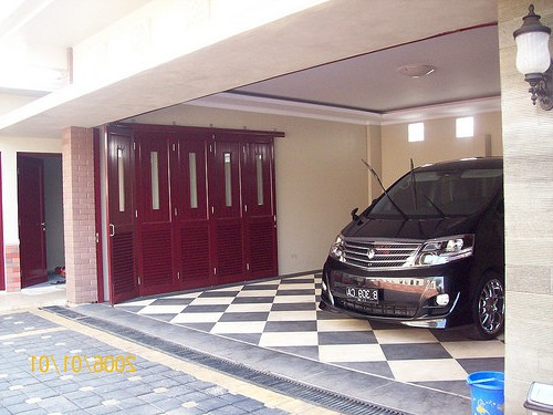 Desain garasi dua mobil