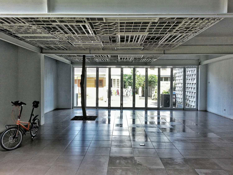 Desain Garasi Mobil Dengan Ruang serba guna