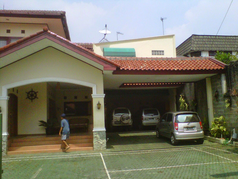 Desain garasi mobil samping rumah