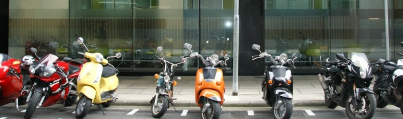 Desain Parkir Motor area depan gedung