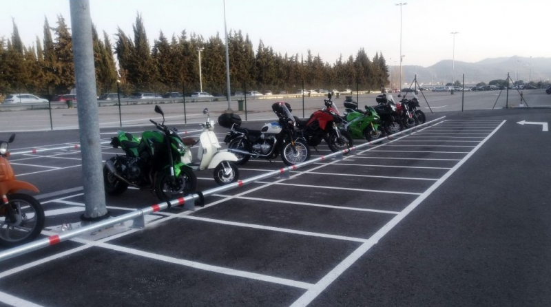 Desain Parkir Motor Area terbuka