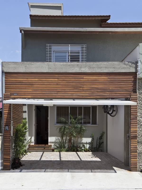 Desain garasi rumah Halaman tertutup