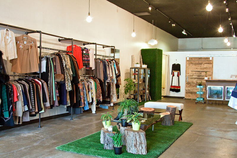 Desain Interior Toko Aksesoris