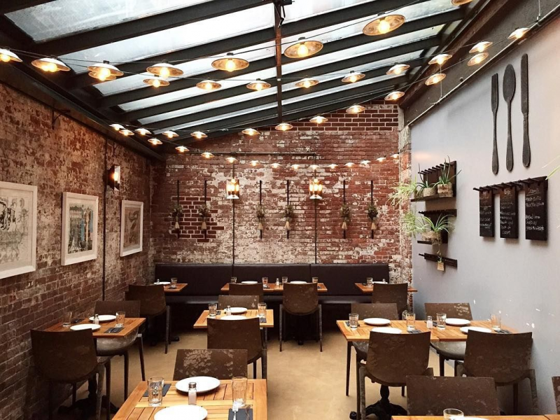 Desain Interior Cafe Mini Vintage