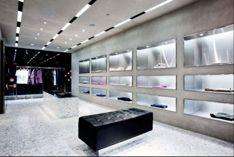 Interior Ruko 2 Lantai Toko Fashion