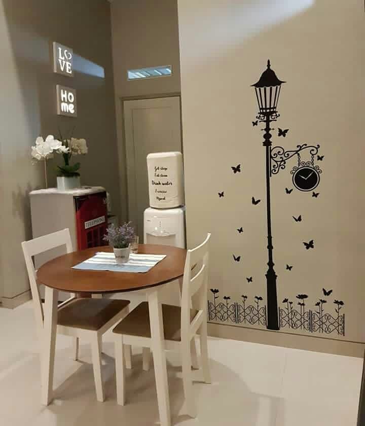 Beri unsur seni pada dinding