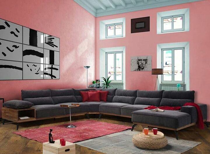 Hiasan yang cantik menguatkan ruangan