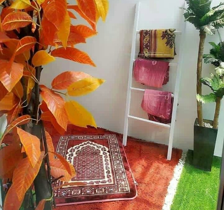 Desain Interior Mushola pada sudut ruangan