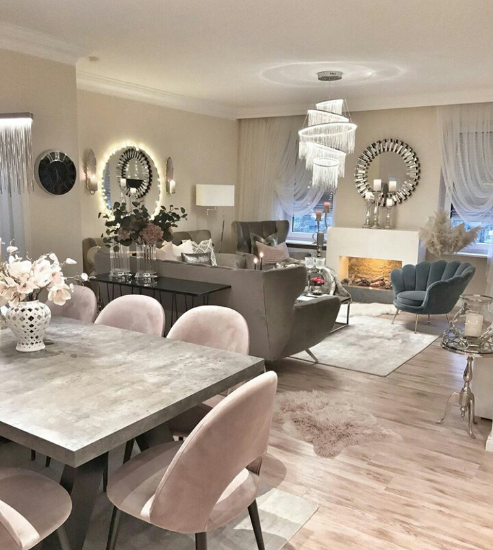 Rumah Mewah = Perabotan Mewah