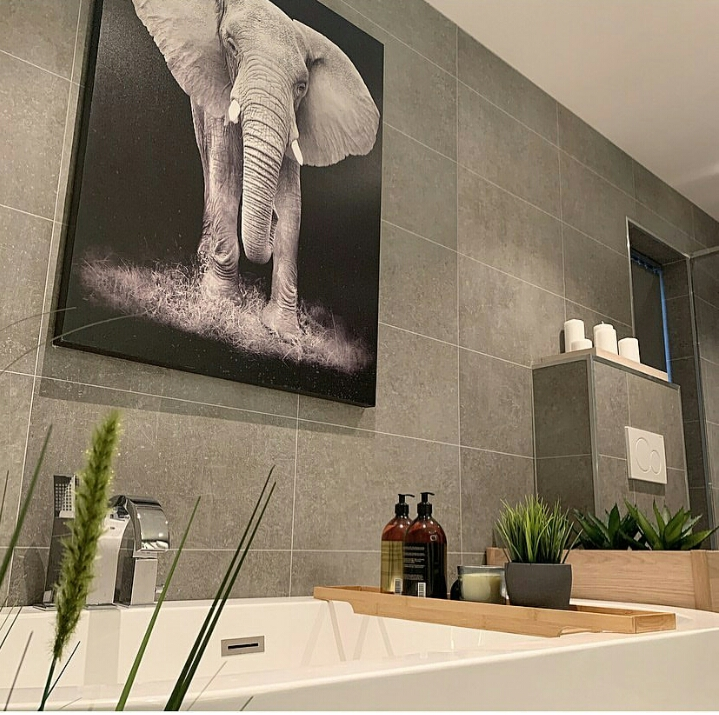 Desain Interior Mewah Tambahkan lukisan yang mewah