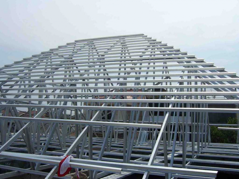 Baja ringan gedung tinggi