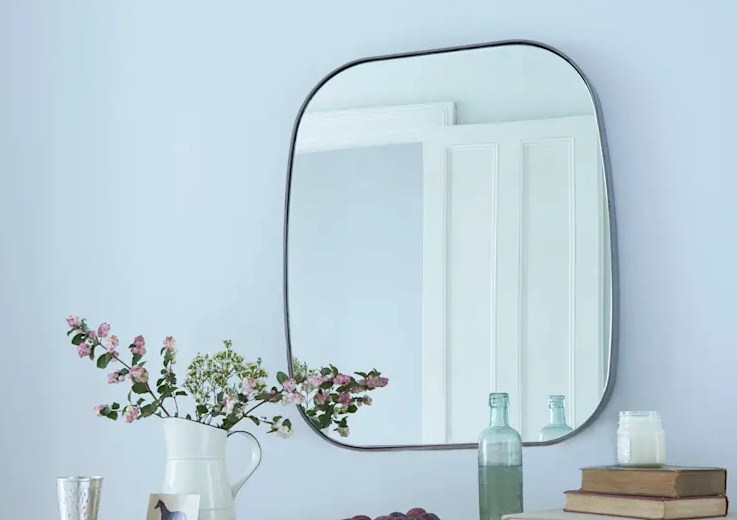 Gunakan cermin Untuk Memperluas Kamar