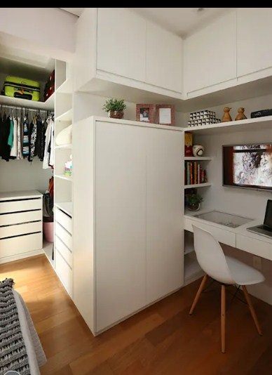 Interior Dinding Atas Kamar