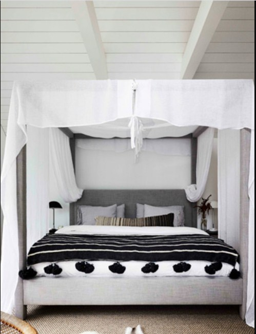 Interior tirai tempat tidur