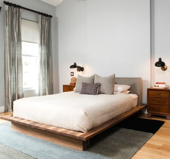 Desain kamar tidur utama untuk Rumah 8 x 10