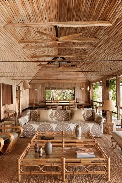 Desain Rumah bambu yang unik