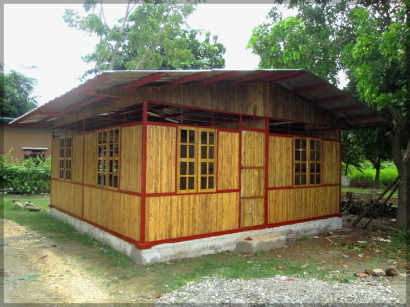 DESAIN RUMAH DINDING ANYAMAN BAMBU