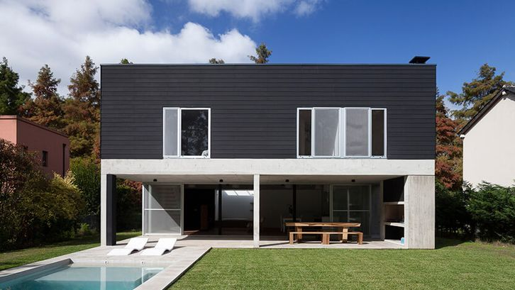 Desain Rumah bertingkat dengan bentuk sederhana yang mempunyai fungsi maksimal