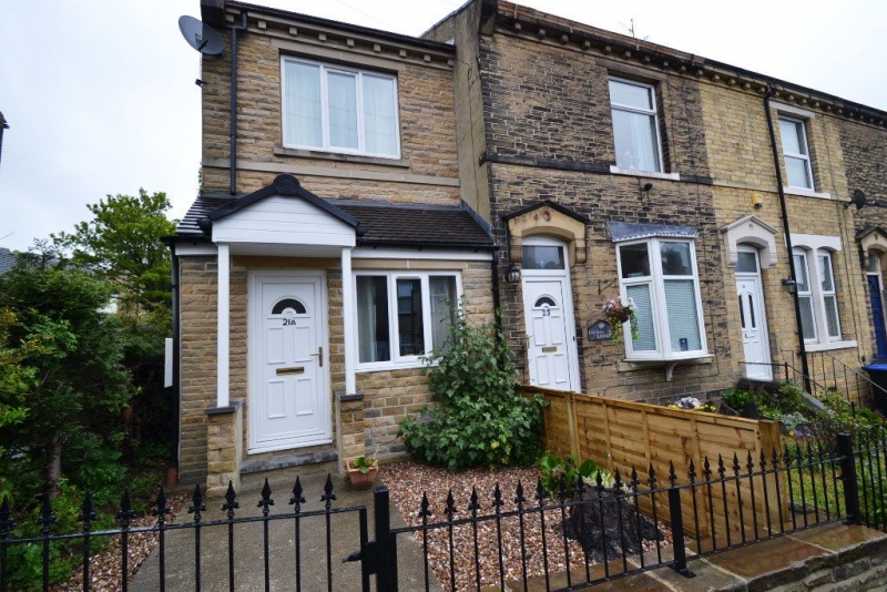 DESAIN RUMAH TINGKAT ATAS