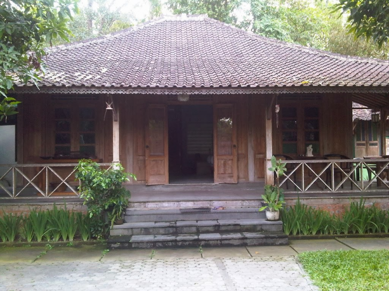 CONTOH DESAIN RUMAH JOGLO SEDERHANA