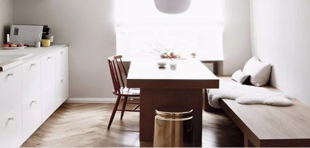 Rumah 2 Lantai Mungil Minimalis All White