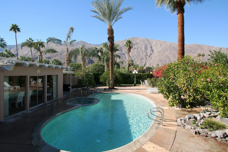 Desain Rumah Ada Kolam Renang Contoh