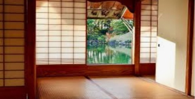 Rumah Jepang Dengan penggunaan pintu geser atau shoji