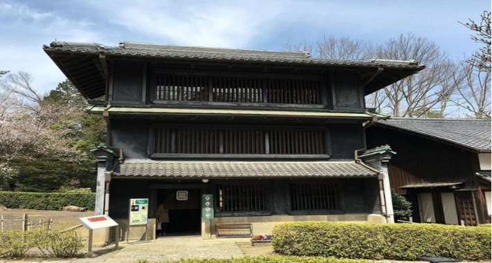 Desain rumah tiga lantai bambu ala jepang