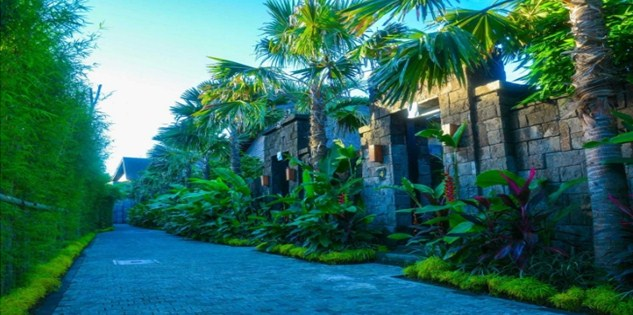 Desain Tembok Penjaga rumah bali modern