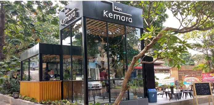 Desain rumah toko diujung jalan