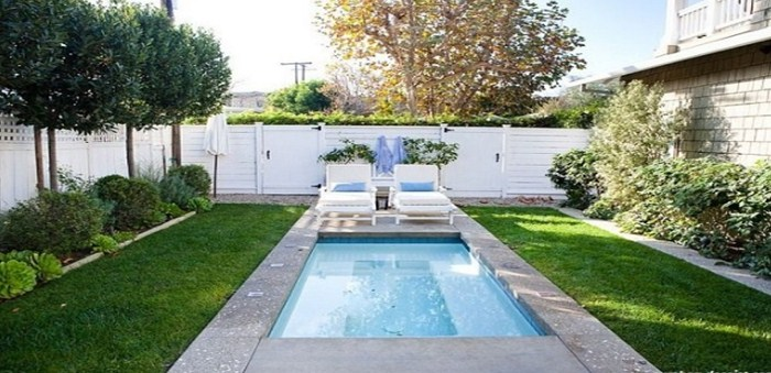 Desain rumah dengan kolam renang persegi sederhana