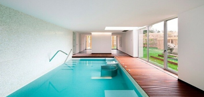 Desain kolam renang di dalam ruangan