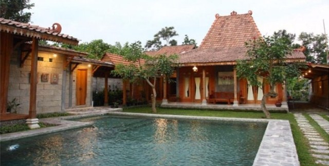Desain Rumah Joglo modern dengan kolam renang