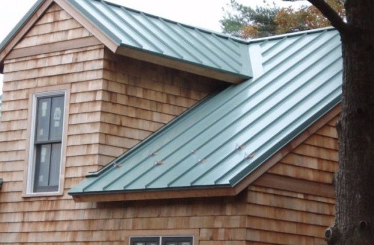 Rumah Klasik Atap Spandek