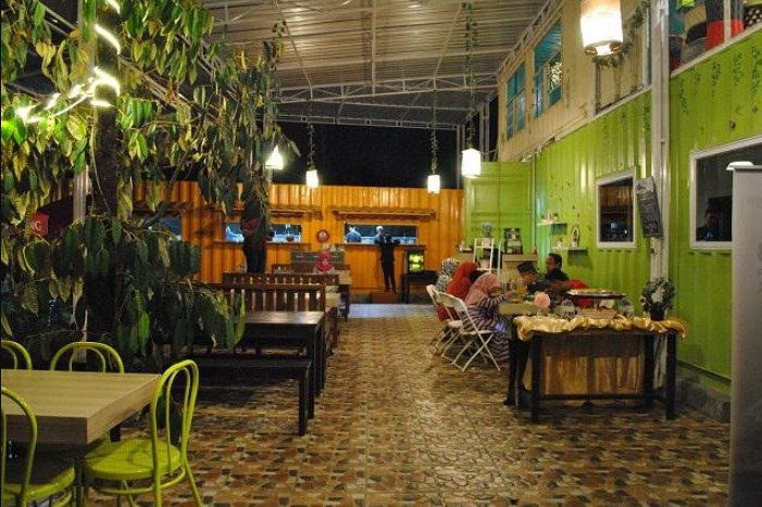 Desain dan Dekorasi Cafe Kekinian