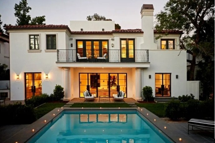 Desain Rumah Mewah Kombinasi Hitam dan Putih